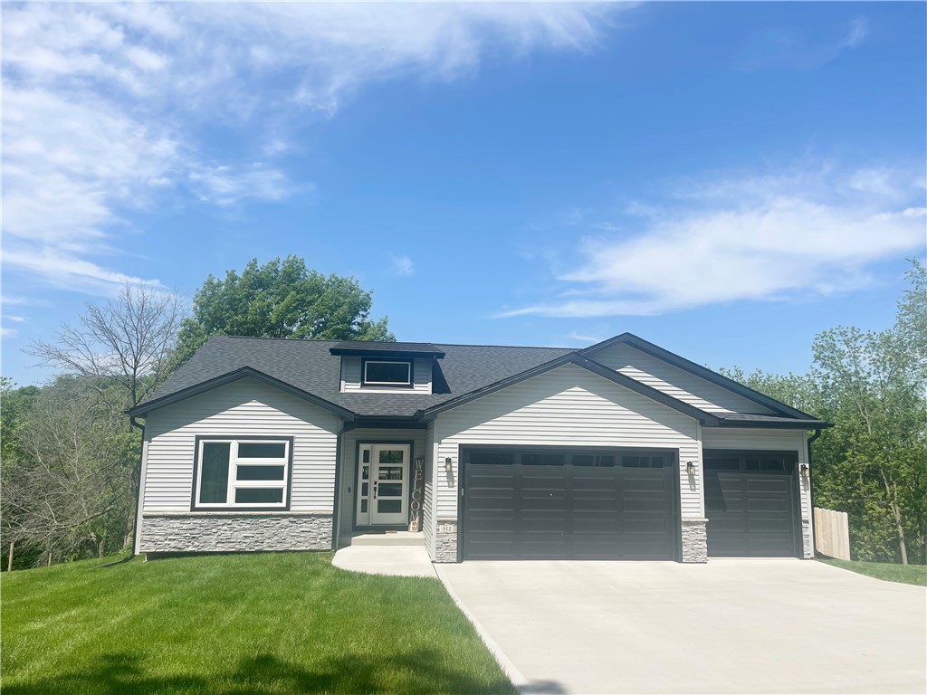 College Ave, Colfax, IA 50054