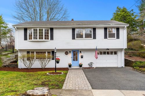 92 Moffatt Rd, Salem, MA, 01970-4358 | Card Image