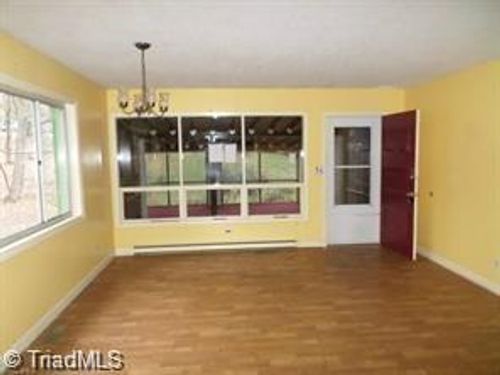 125 Florida Ave, Mount Airy, NC, 27030-1879 | Card Image