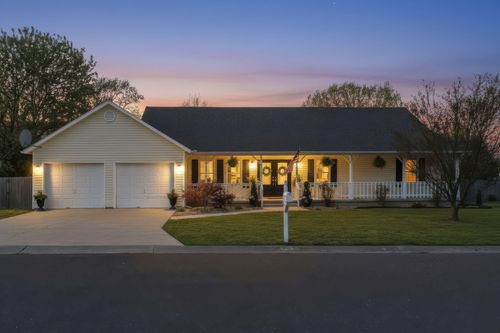 15 Southgate Ave, Monett, MO, 65708-2811 | Card Image