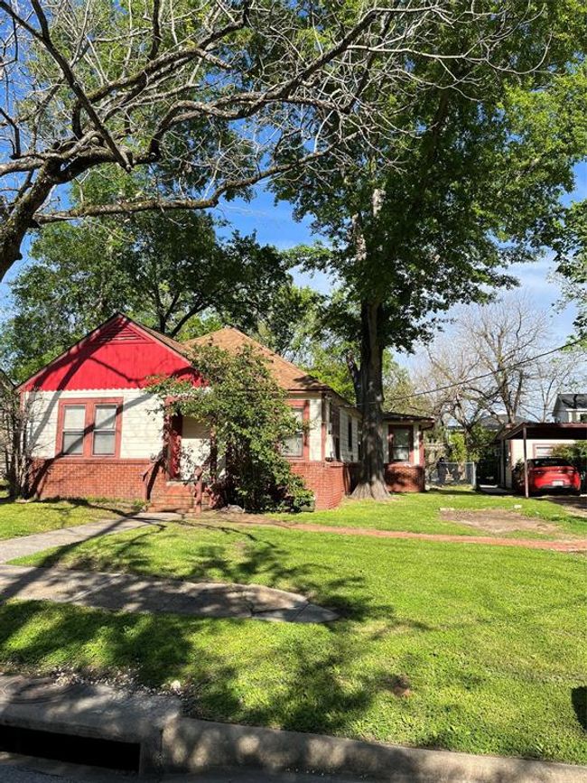 porch - plenty of room! | Image 10