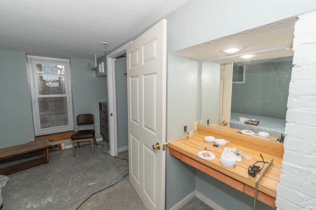 301 W Jackson Blvd, Home with 6 bedrooms, 3 bathrooms and null parking in Elkhart IN | Image 14