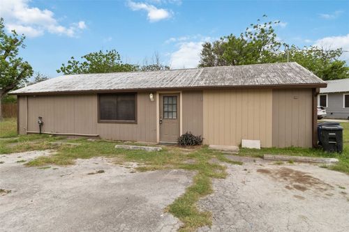 1020 Oasis St, New Braunfels, TX, 78130-3723 | Card Image