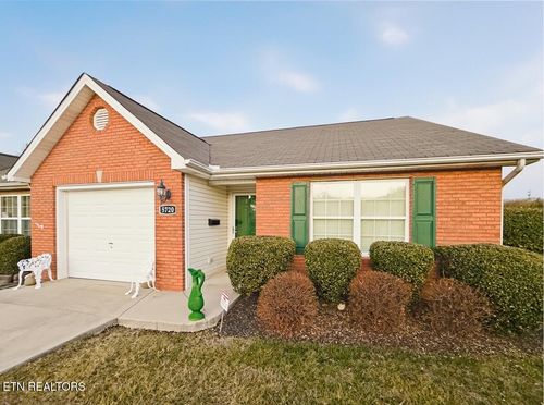 5720 Reece Way, Knoxville, TN, 37918-7067 | Card Image