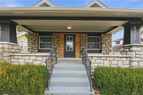 5711 Highland Ave, Kansas City, MO, 64110-2915 | Card Image