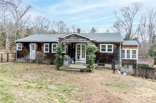 982 Wordens Pond Rd, South Kingstown, RI, 02879-4438 | Card Image