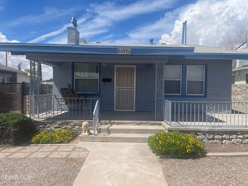 609 E Robinson Ave, El Paso, TX, 79902-2622 | Card Image