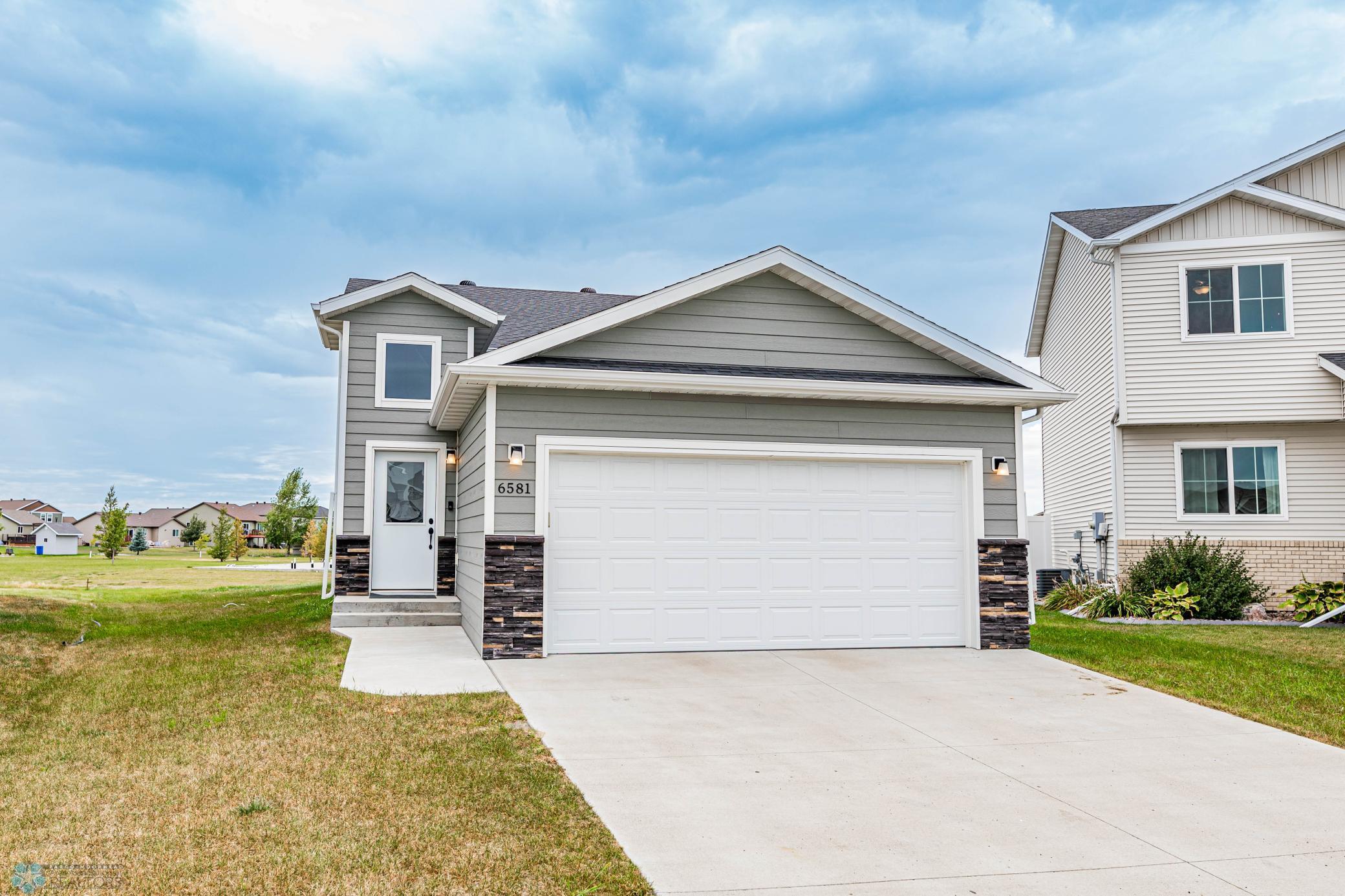 21st St, Fargo, ND 58104
