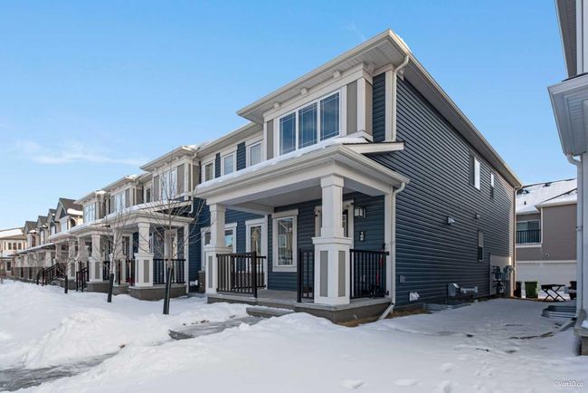 166 Cityside Grove Ne, Home with 3 bedrooms, 2 bathrooms and 4 parking in Calgary AB | Image 1