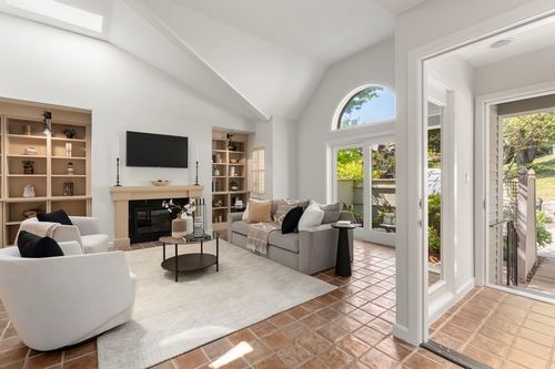 2-553 Boylston St, Brookline, MA, 02445-5738 | Card Image