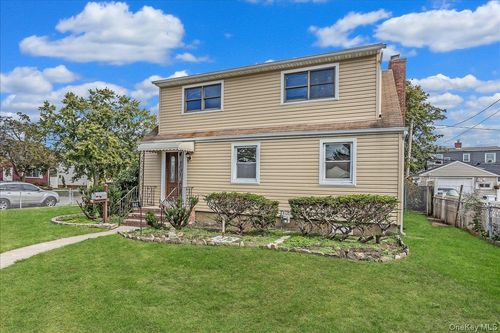 641 Lowell Rd, Uniondale, NY, 11553-1953 | Card Image