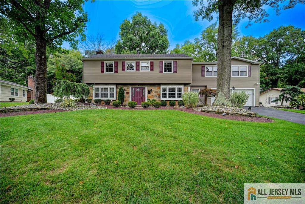 Dogwood Cir, Matawan, NJ 07747