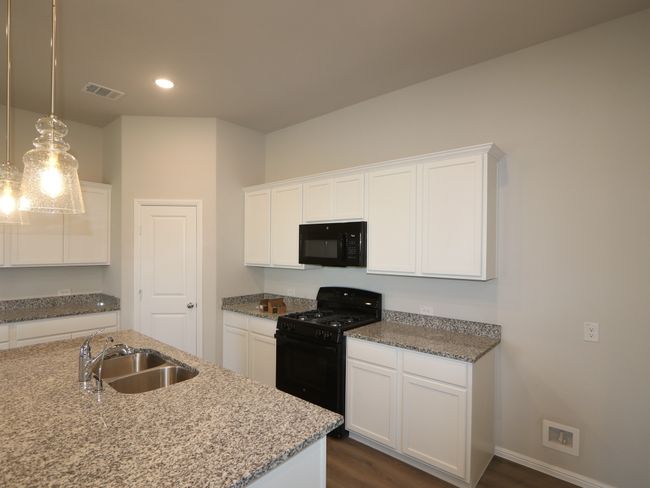 14076 Kempt Dr, House other with 3 bedrooms, 2 bathrooms and null parking in Pilot Point TX | Image 9