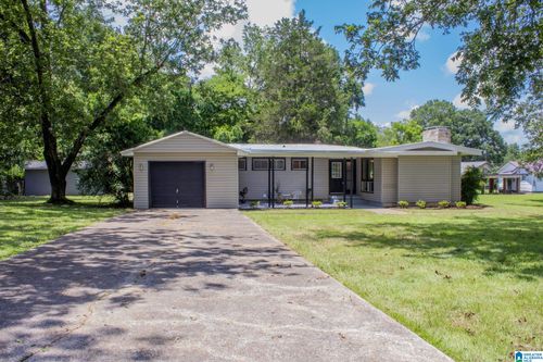 111 Crestview Dr, Weaver, AL, 36277-3764 | Card Image