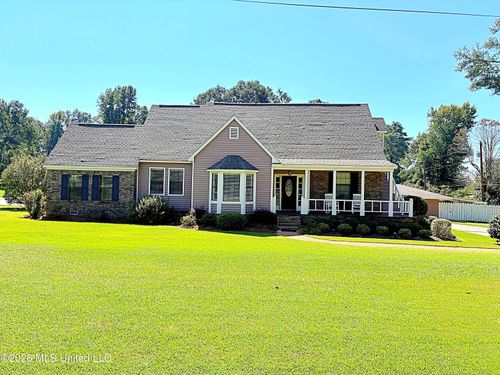 110 Shady Oaks Cir, Carthage, MS, 39051-7106 | Card Image