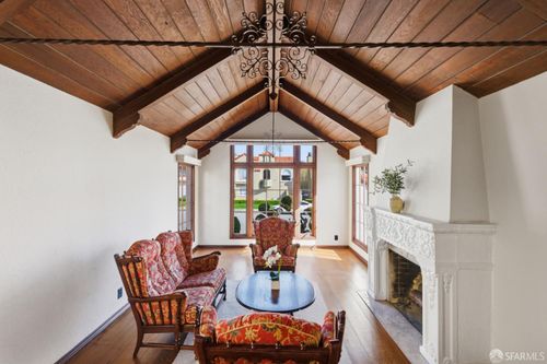 2921 20th Ave, San Francisco, CA, 94132-1501 | Card Image