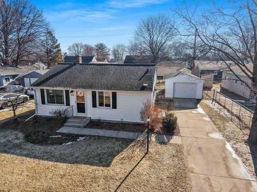 831 Sunny Lane, GREEN BAY, WI, 54304 | Card Image