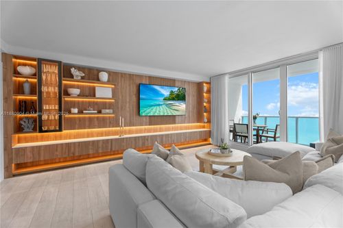 ph-24-2301 Collins Ave, Miami Beach, FL, 33139-1603 | Card Image