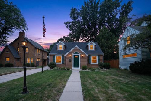 1026 Glen St, Janesville, WI, 53545-2542 | Card Image