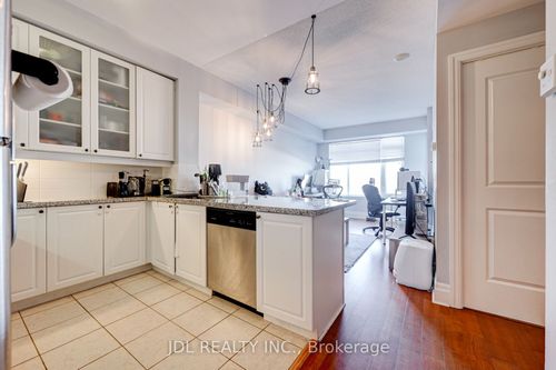 214-111 Upper Duke Cres, Markham, ON, L6G0C8 | Card Image