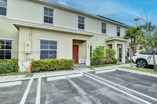 565 Ne 5th Pl, Florida City, FL, 33034-3288 | Card Image