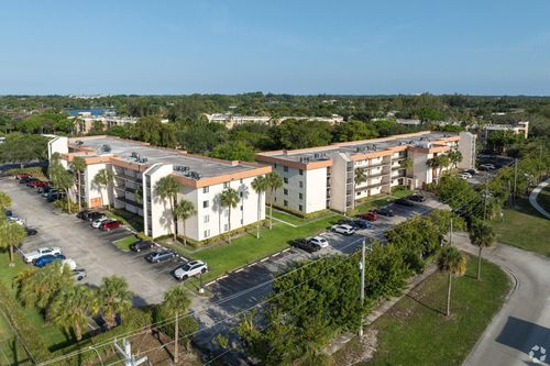 apt-203-5981 Via Vermilya, Lake Worth, FL, 33462-2442 | Card Image