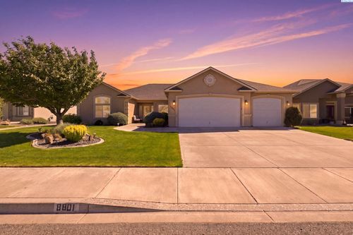 8801 W Clearwater Pl, Kennewick, WA, 99336-5097 | Card Image