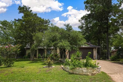 112 Mahalua Ln, Bastrop, TX, 78602-4733 | Card Image