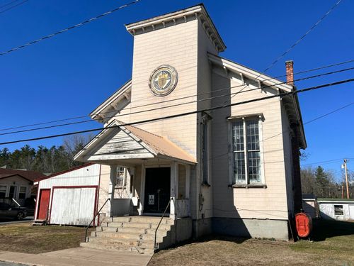 7 Pleasant St, Au Sable Forks, NY, 12912-4348 | Card Image