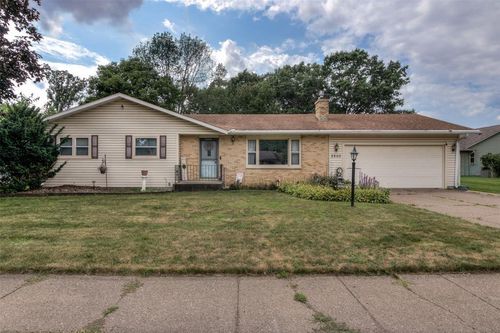 2850 Mercury Ave, Eau Claire, WI, 54703-1075 | Card Image