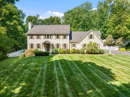 6 Saugatuck Ridge Rd, Danbury, CT, 06810-8304 | Card Image