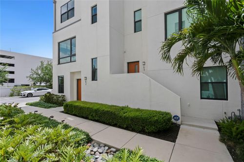 63-2511 N Grady Ave, TAMPA, FL, 33607-2691 | Card Image