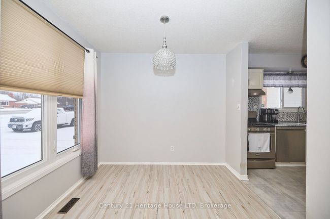 1383 Garrison Rd, House other with 3 bedrooms, 2 bathrooms and 8 parking in Fort Erie ON | Image 10