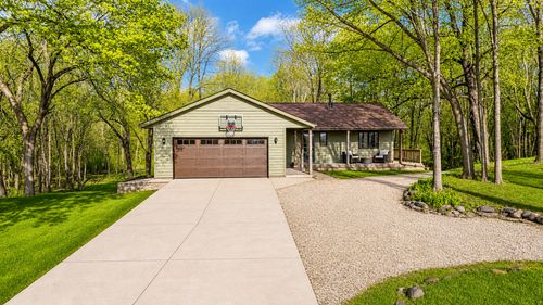 28819 141st Ave, New Prague, MN, 56071-4124 | Card Image