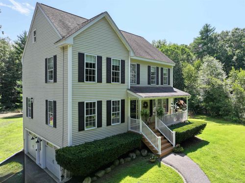 106 Red Brook Rd, Fremont, NH, 03044-3525 | Card Image