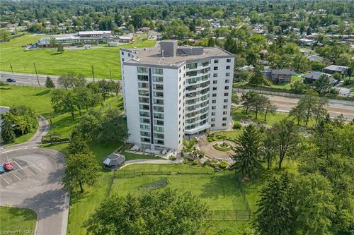102-250 Glenridge Dr, Waterloo, ON, N2J4H8 | Card Image