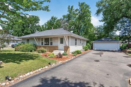 211 92nd Ave Ne, Blaine, MN, 55434-1153 | Card Image