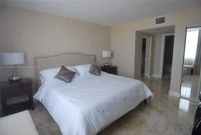 1109 - 90 Alton Rd, Home with 2 bedrooms, 2 bathrooms and null parking in Miami Beach FL | Image 3