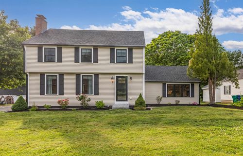 2 Locke Road, Hampton, NH, 03842 | Card Image