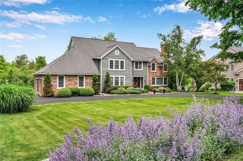 135 Fox Meadow Ln, Orchard Park, NY, 14127-2867 | Card Image