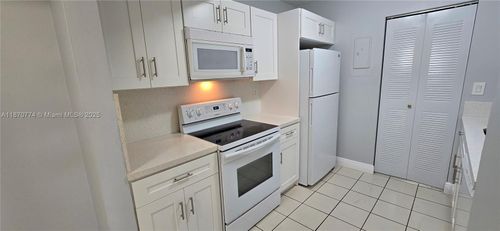 apt-201-646 Nw 114th Ave, Sweetwater, FL, 33172-3571 | Card Image