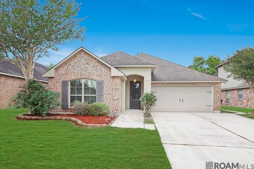 10328 Montrachet Dr, Baton Rouge, LA, 70817-7480 | Card Image