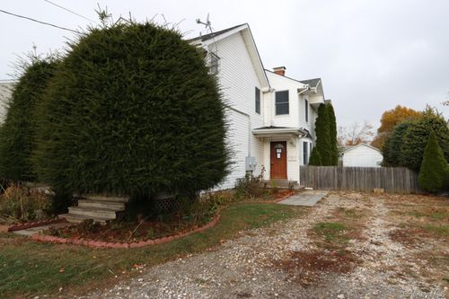 156 Oak St, Amityville, NY, 11701-3051 | Card Image