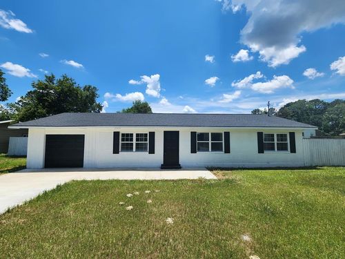 501 Giddens Dr, Nashville, GA, 31639-1523 | Card Image