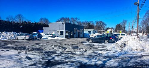 811 Violet Ave, Hyde Park, NY, 12538-1960 | Card Image