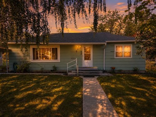 810 S 5th St, Basin, WY, 82410-5026 | Card Image