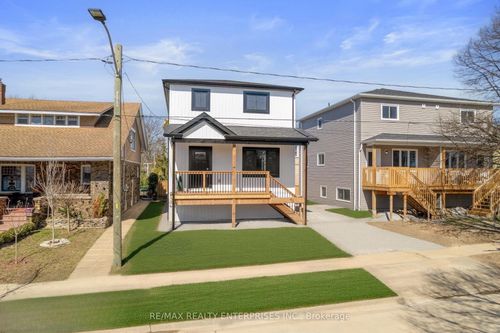 40 Mcmaster Ave, Welland, ON, L3B3S8 | Card Image