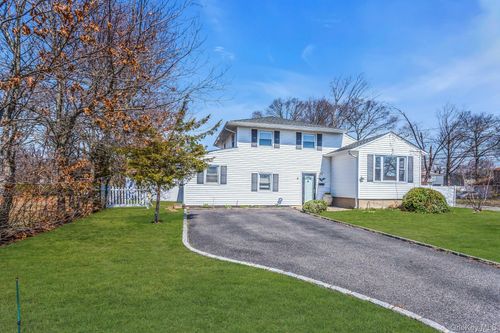 5 Diane Pl, Bay Shore, NY, 11706-5110 | Card Image