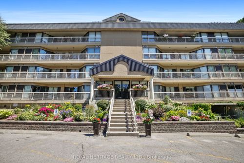 211-40 Auburn St, Peterborough, ON, K9H2G2 | Card Image