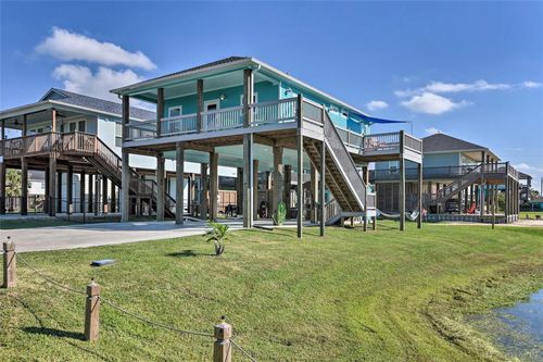 948 Holiday, Crystal Beach, TX, 77650 | Card Image